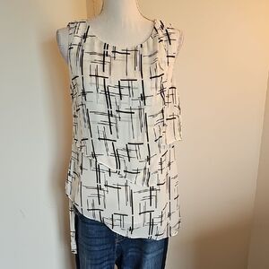 White House Black Market Abstract Sleeveless Blouse - Black and White
